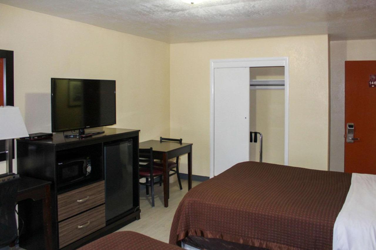Rodeway Inn Medford South I-5 Zewnętrze zdjęcie